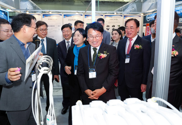 광주서 ‘제21회 국제광융합산업전시회’ 개막
